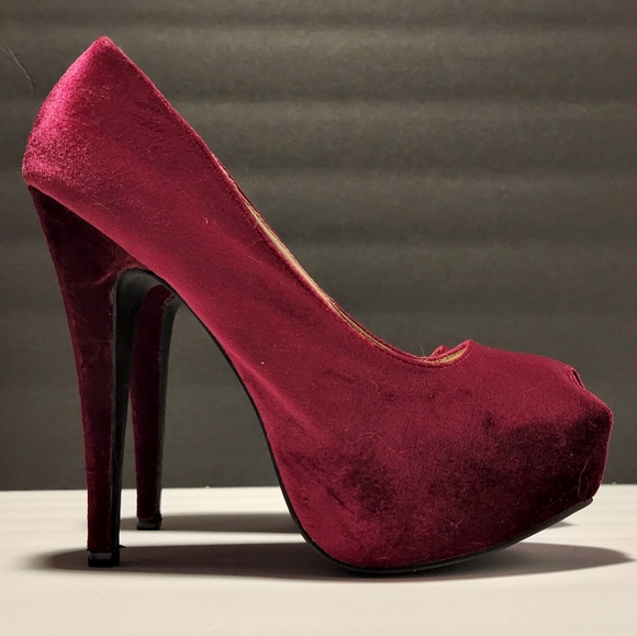 Qupid deep red velvet stilettos - Picture 3 of 3
